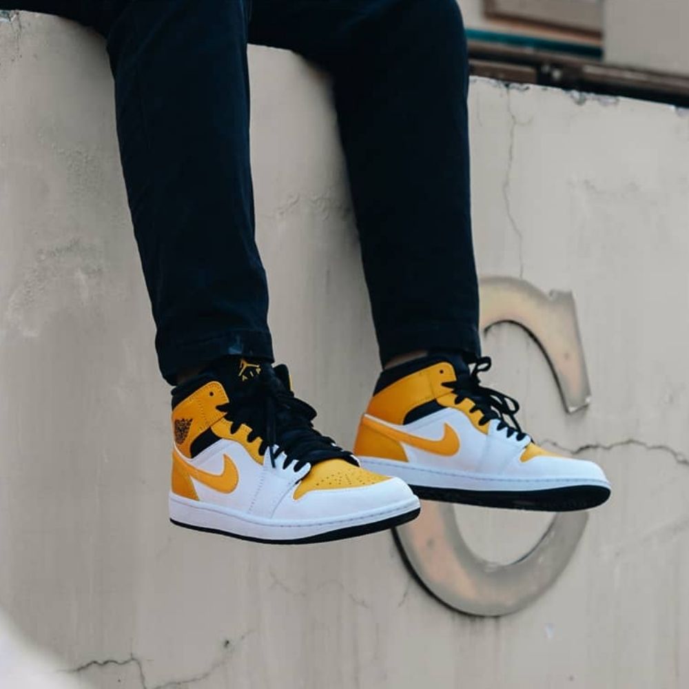 Air Jordan 1 Mid University Gold White Black