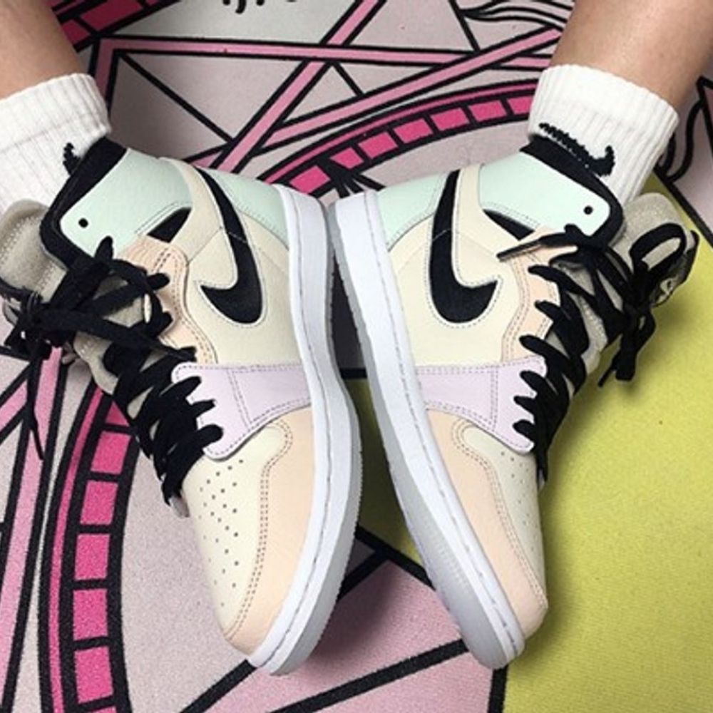 Air Jordan 1 High Zoom Comfort Easter Pale Ivory Violet