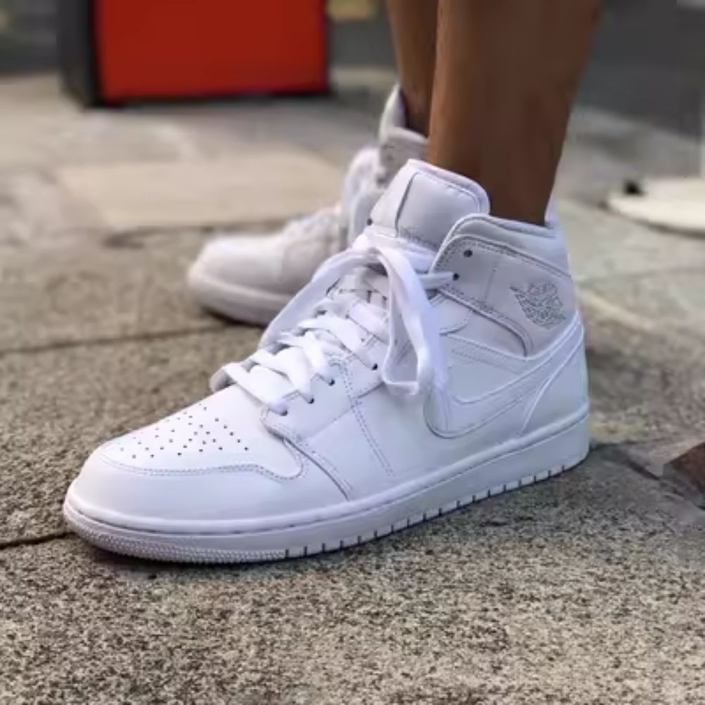 Air Jordan 1 Retro Mid White Pure Platinum