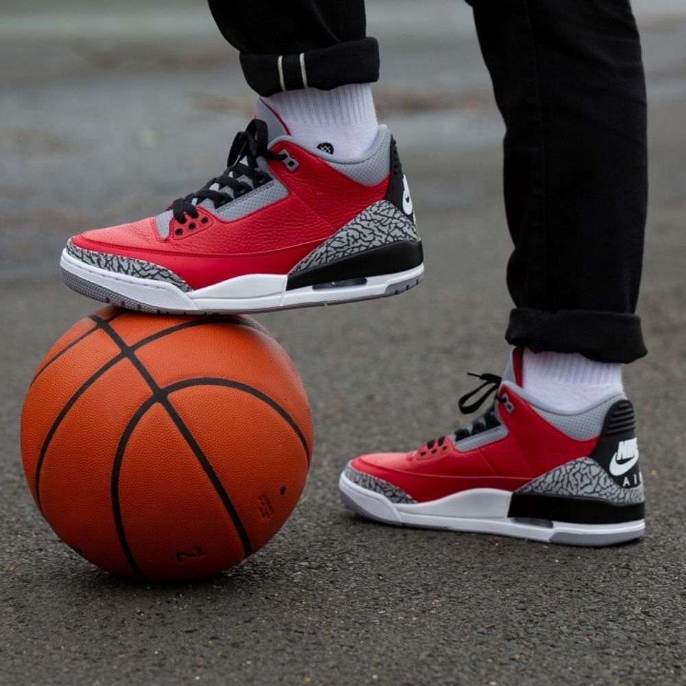 Air Jordan 3 Retro SE Unite Fire Red