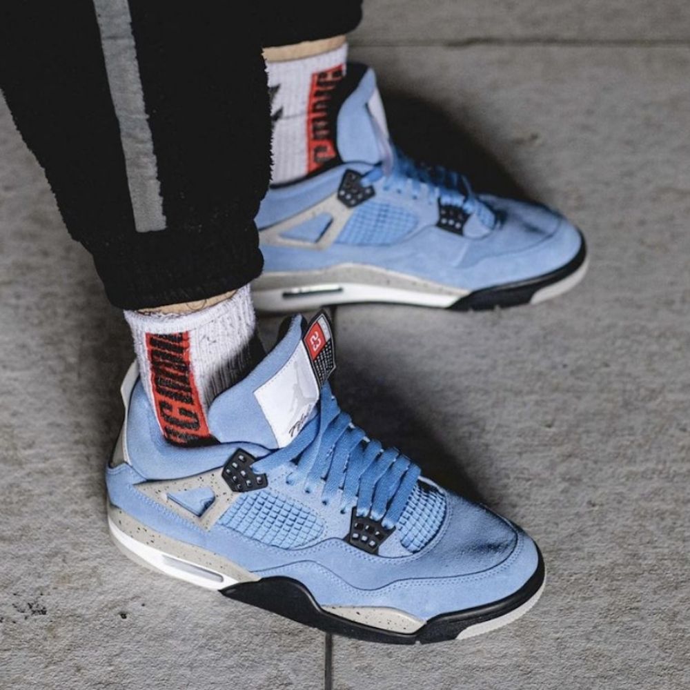 Air Jordan 4 Retro University Blue