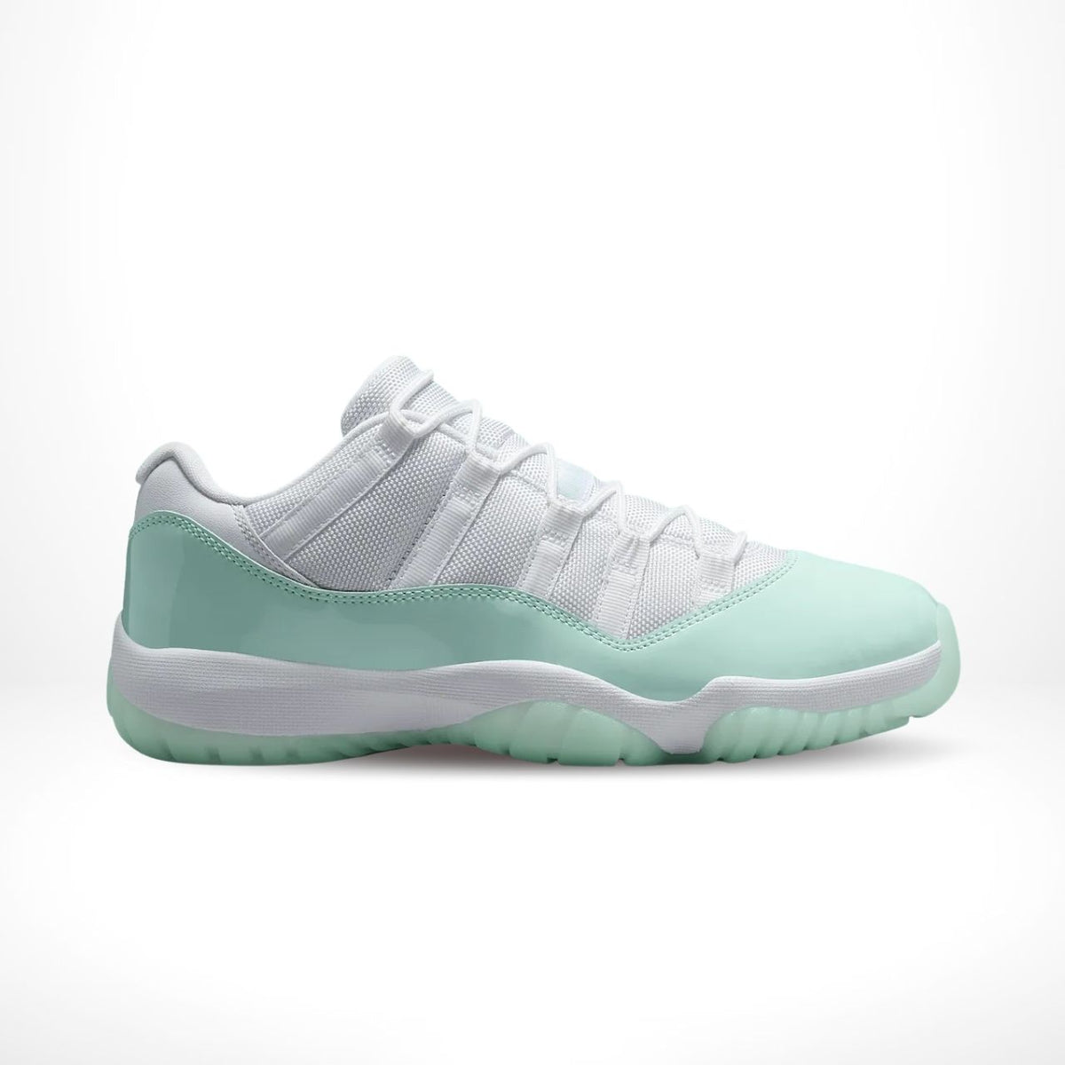 Air Jordan 11 Retro Low Igloo White